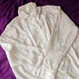 VTG Susan Hutton Elegant White Paisley Blouse with Beautiful dark patterns